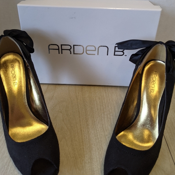 Arden B. Ginger Black Peep Toe Satin Bow Heels 8 - Picture 9 of 10